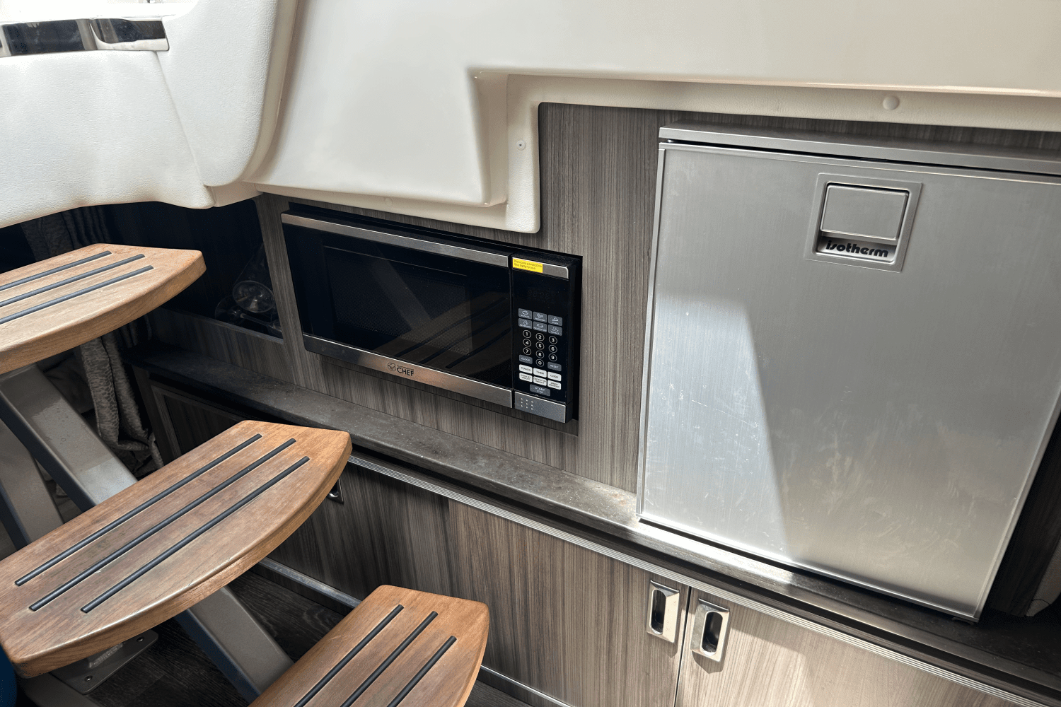 2020 Sea Ray 320 SUNDANCER IO Image Thumbnail #59