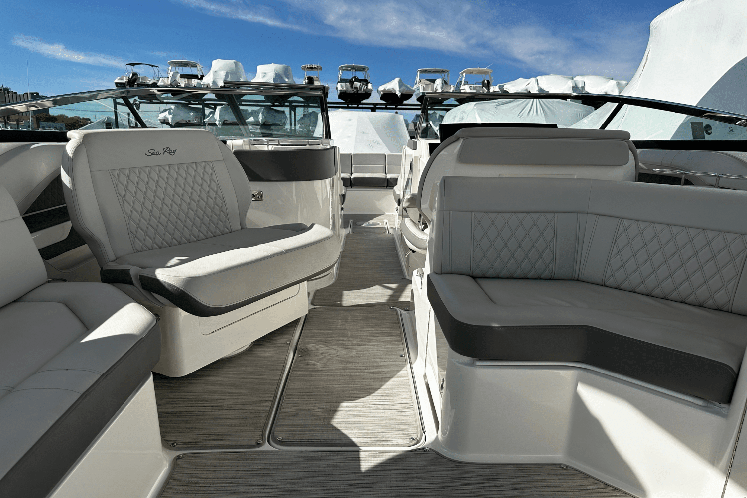 2023 Sea Ray 310 SLX Image Thumbnail #16
