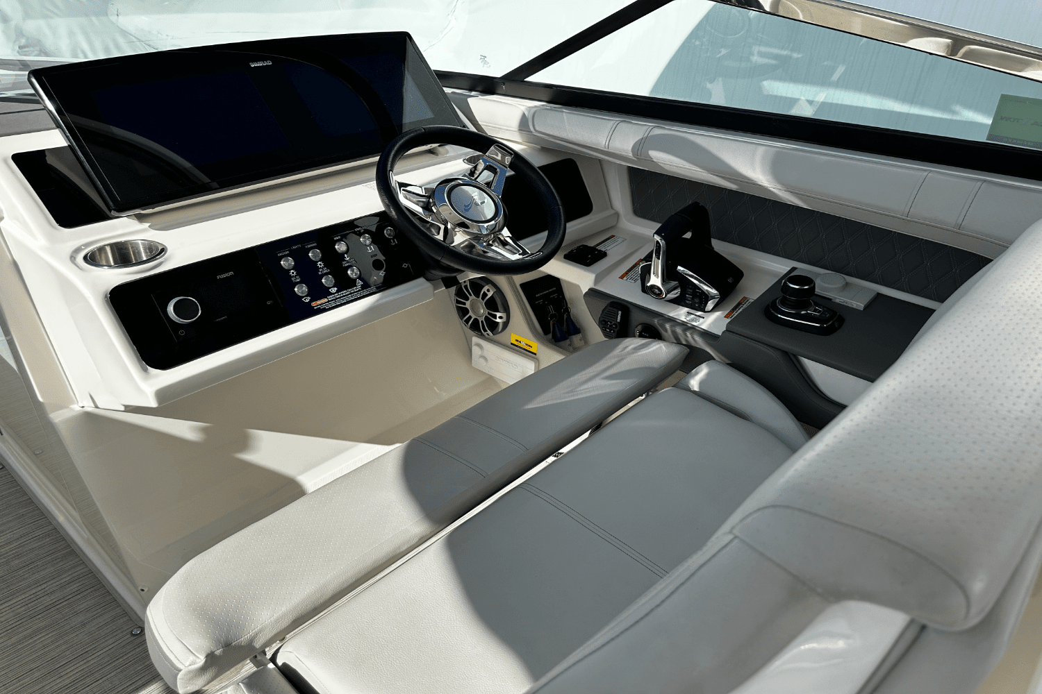 2023 Sea Ray 310 SLX Image Thumbnail #21