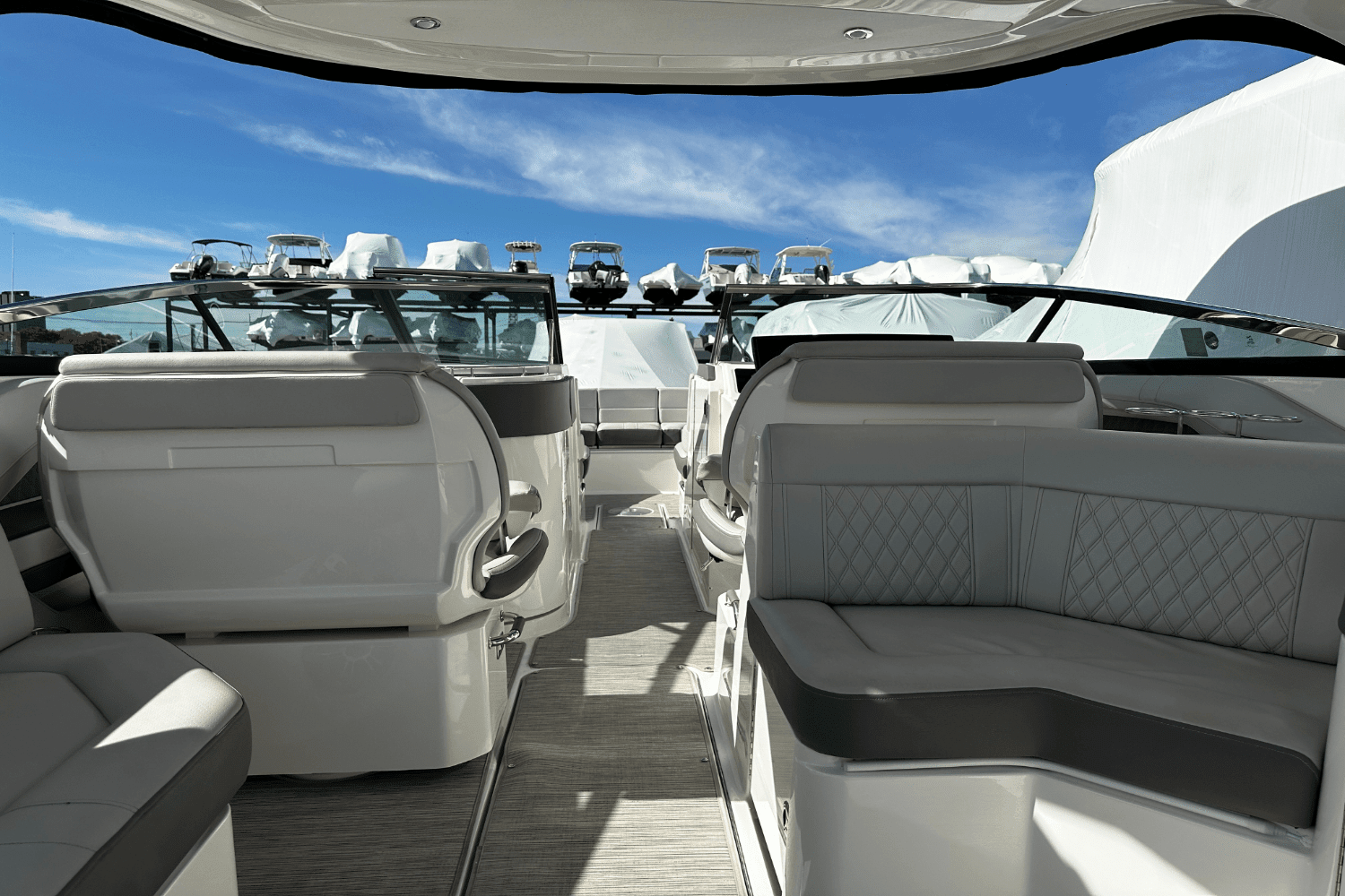 2023 Sea Ray 310 SLX Image Thumbnail #15