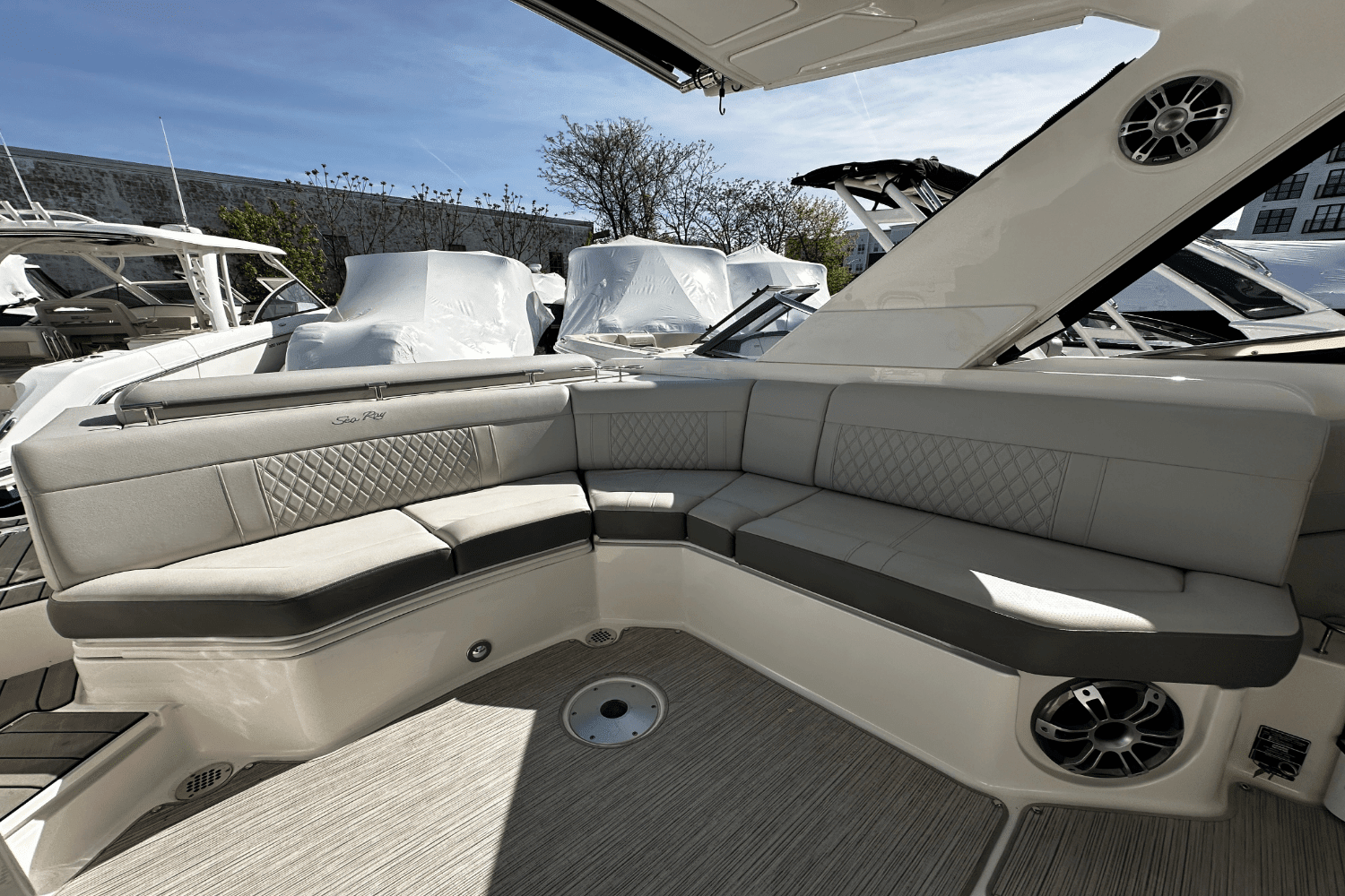 2023 Sea Ray 310 SLX Image Thumbnail #6