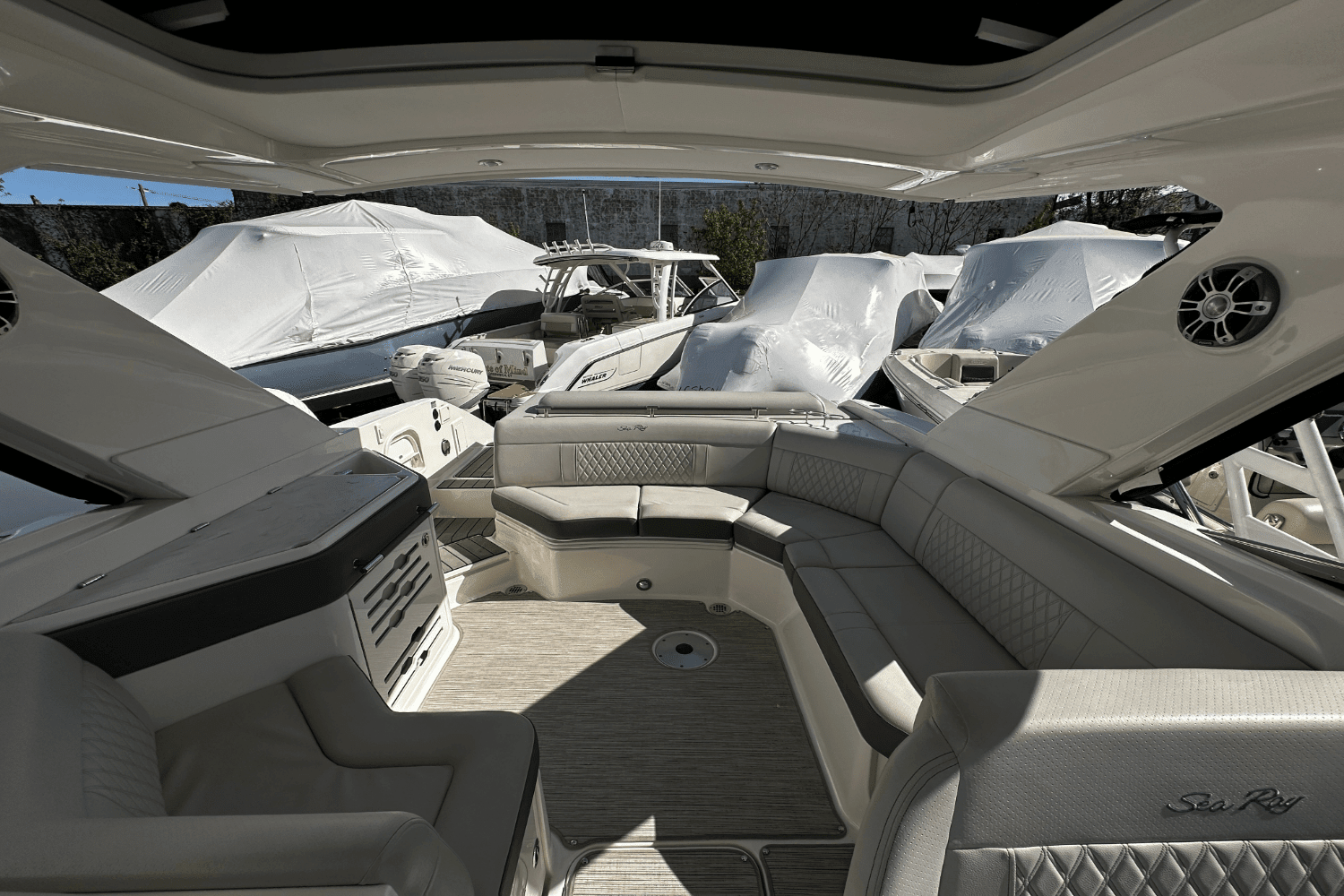 2023 Sea Ray 310 SLX Image Thumbnail #8