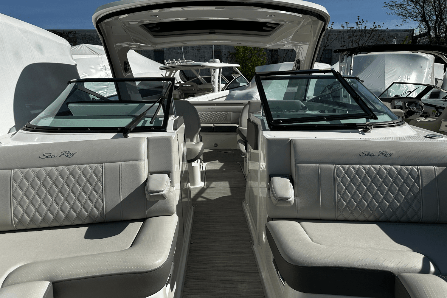 2023 Sea Ray 310 SLX Image Thumbnail #28