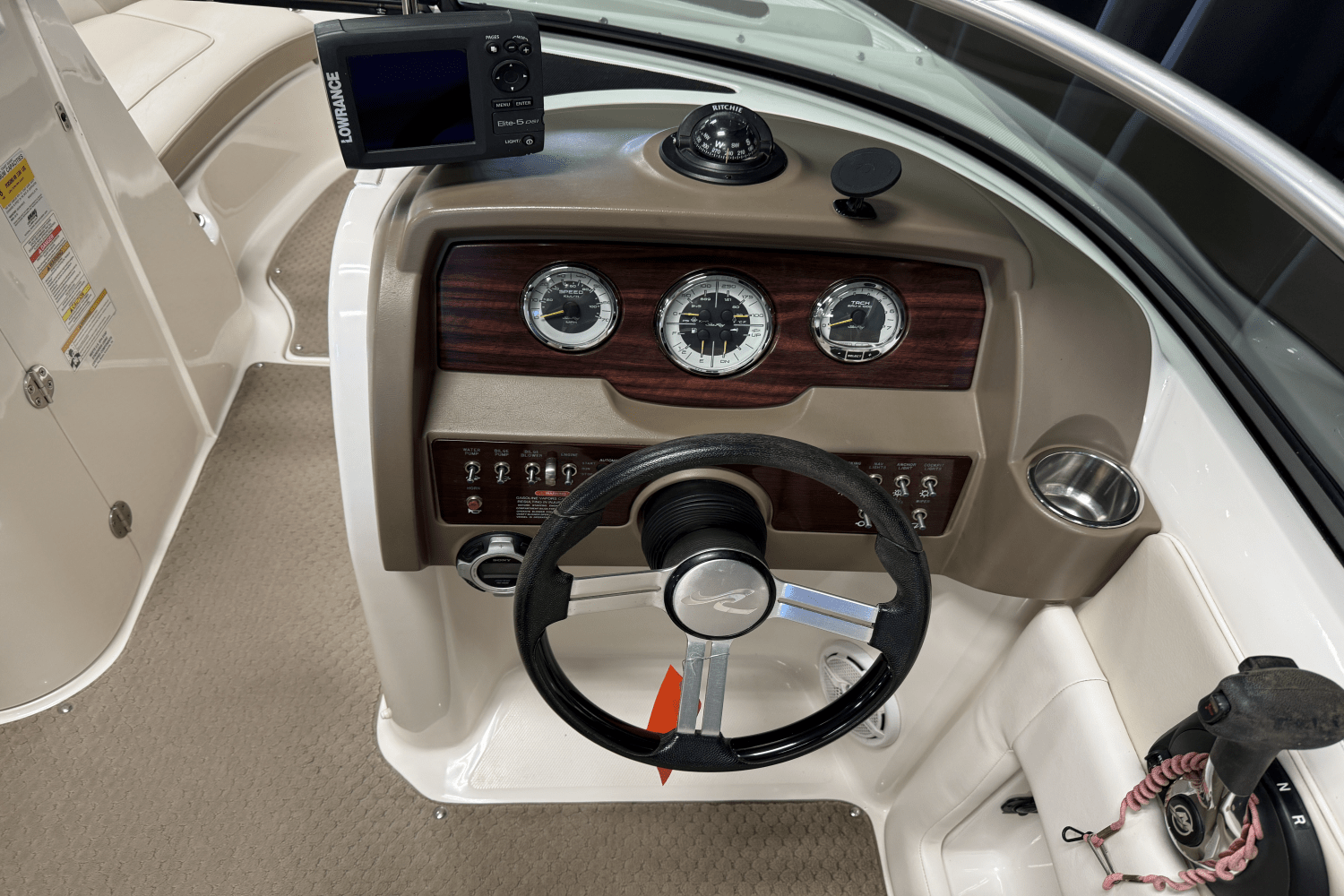 2012 Sea Ray 220 SUNDECK Image Thumbnail #35