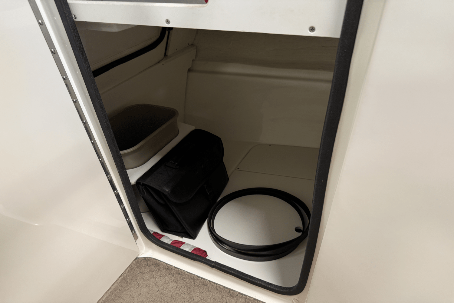 2012 Sea Ray 220 SUNDECK Image Thumbnail #46