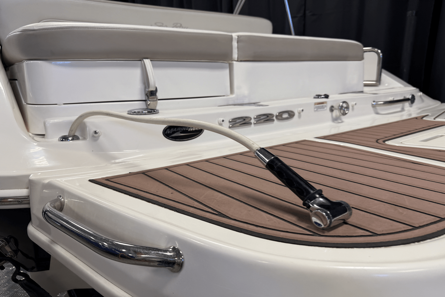 2012 Sea Ray 220 SUNDECK Image Thumbnail #13