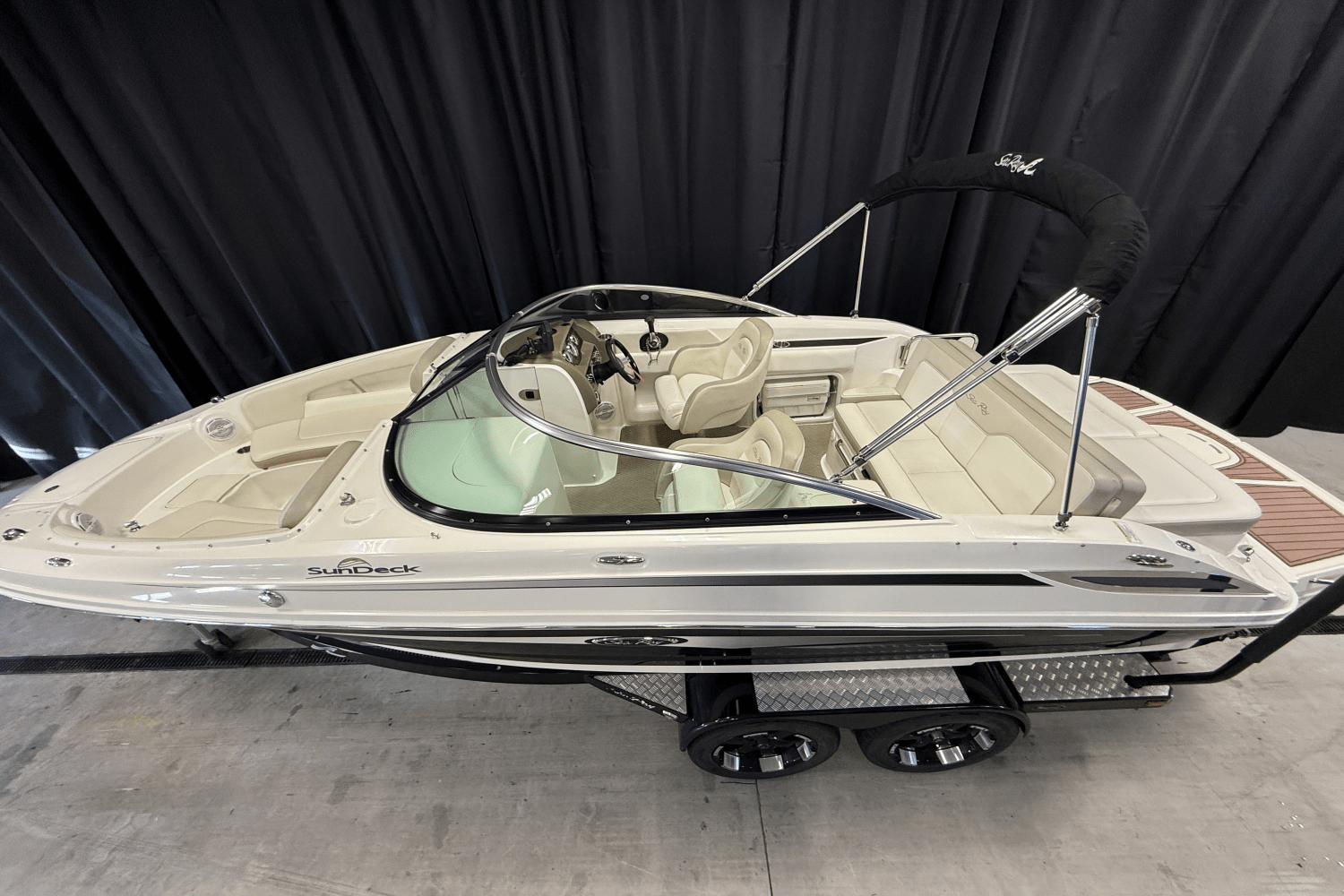 2012 Sea Ray 220 SUNDECK Image Thumbnail #1