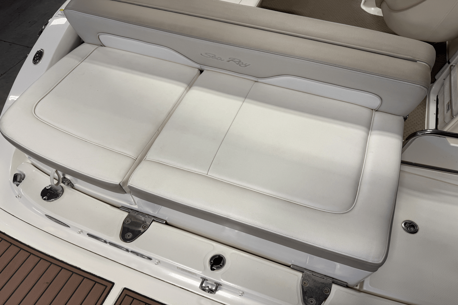 2012 Sea Ray 220 SUNDECK Image Thumbnail #19