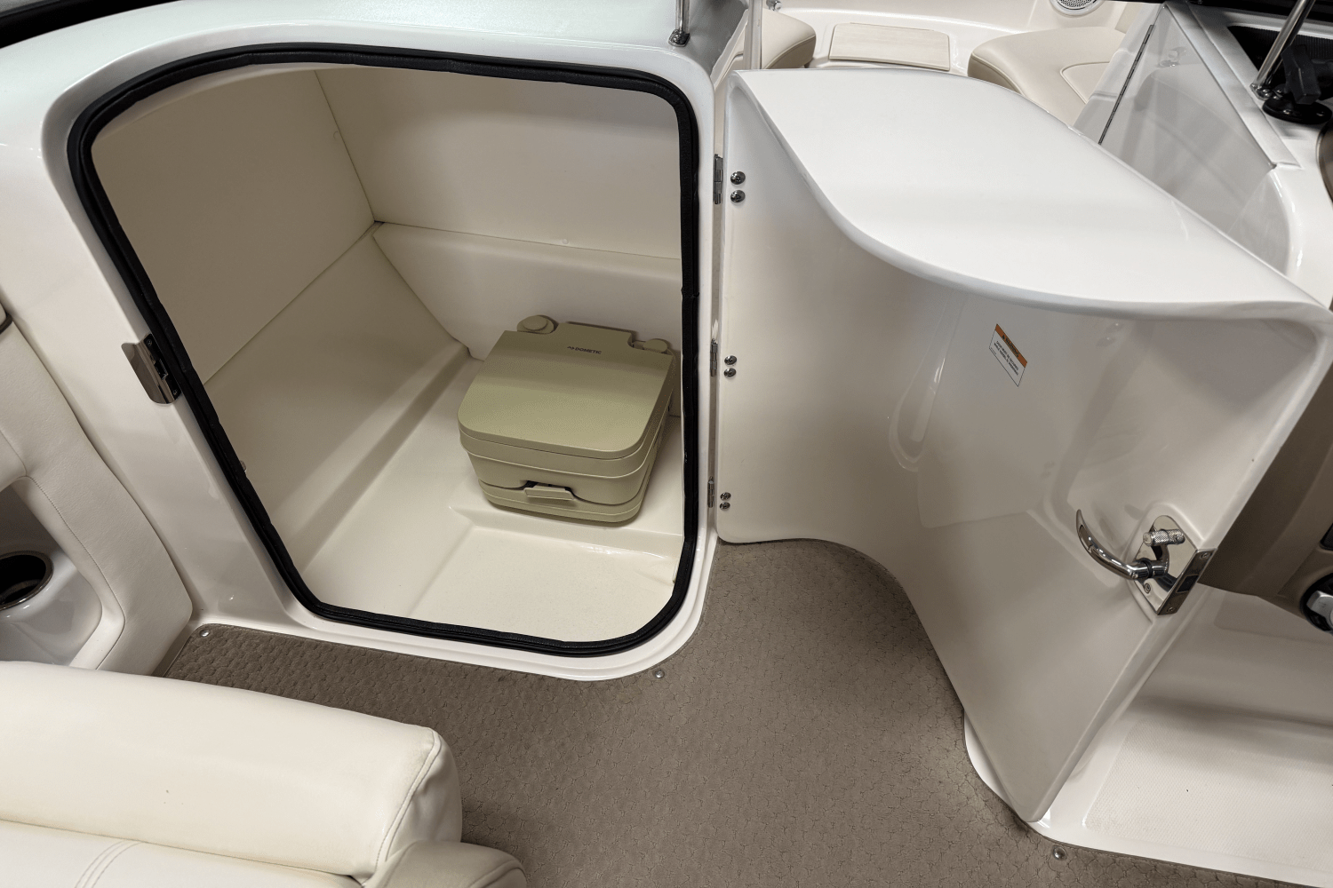 2012 Sea Ray 220 SUNDECK Image Thumbnail #32