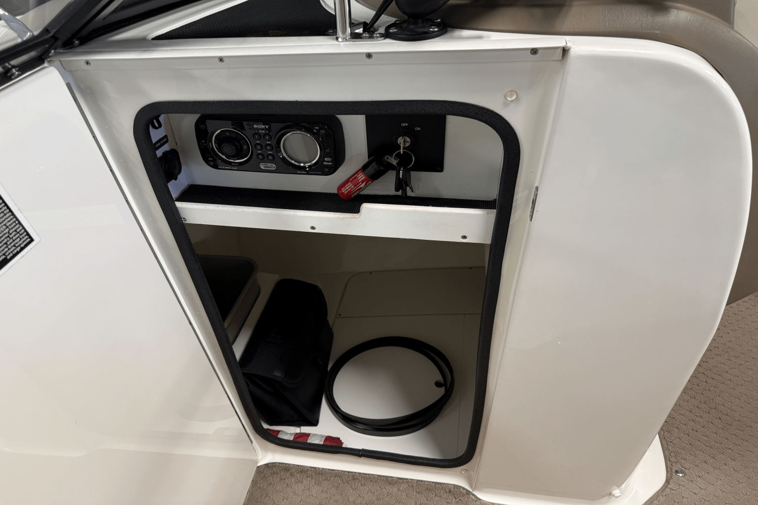 2012 Sea Ray 220 SUNDECK Image Thumbnail #43