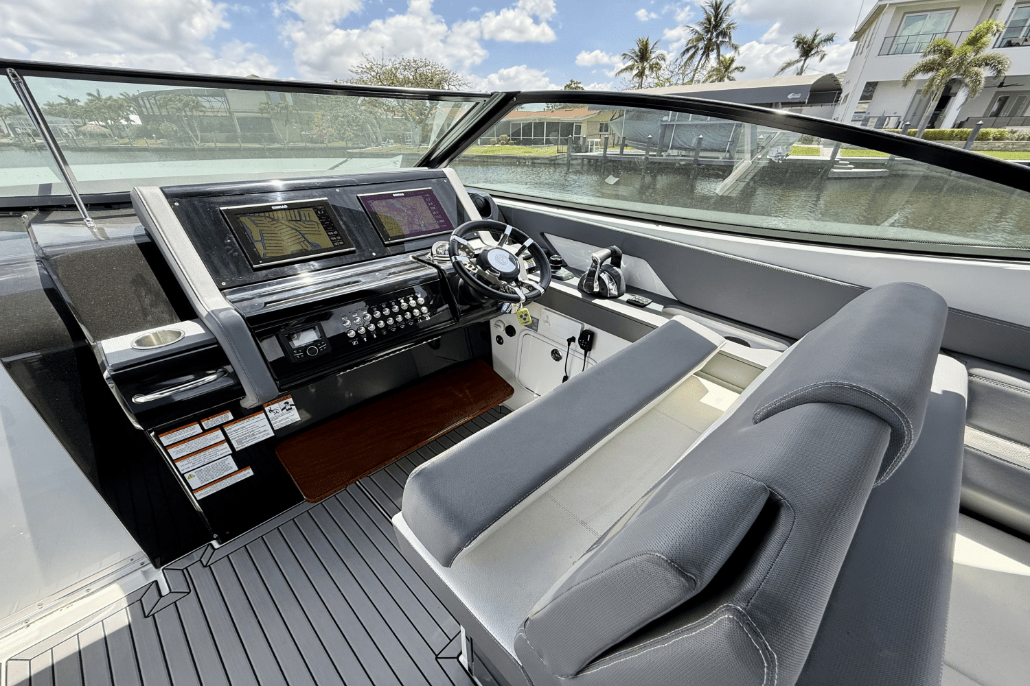 2020 Cruisers Yachts 38 GLS Image Thumbnail #31