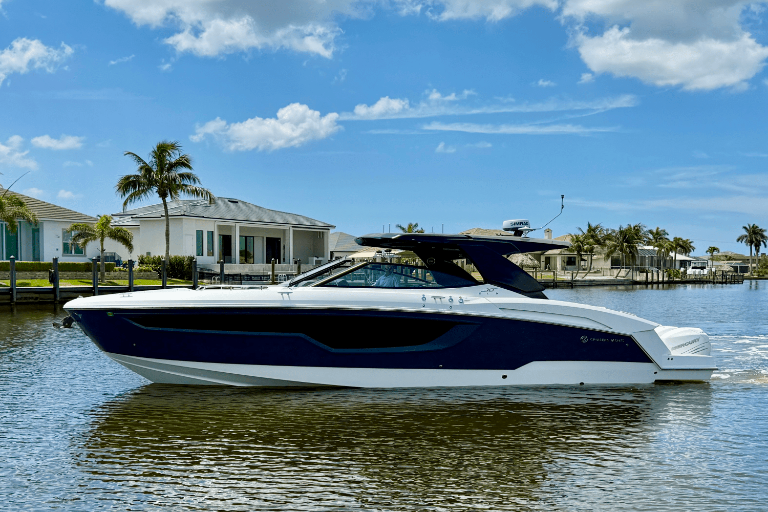 2020 Cruisers Yachts 38 GLS Image Thumbnail #0