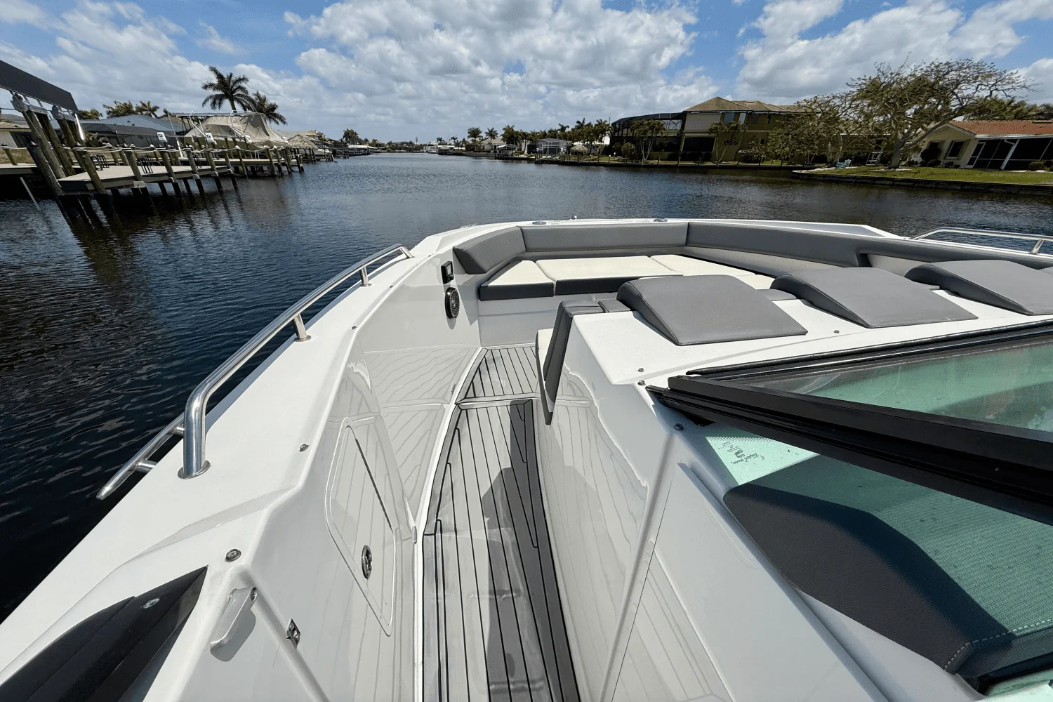 2020 Cruisers Yachts 38 GLS Image Thumbnail #44