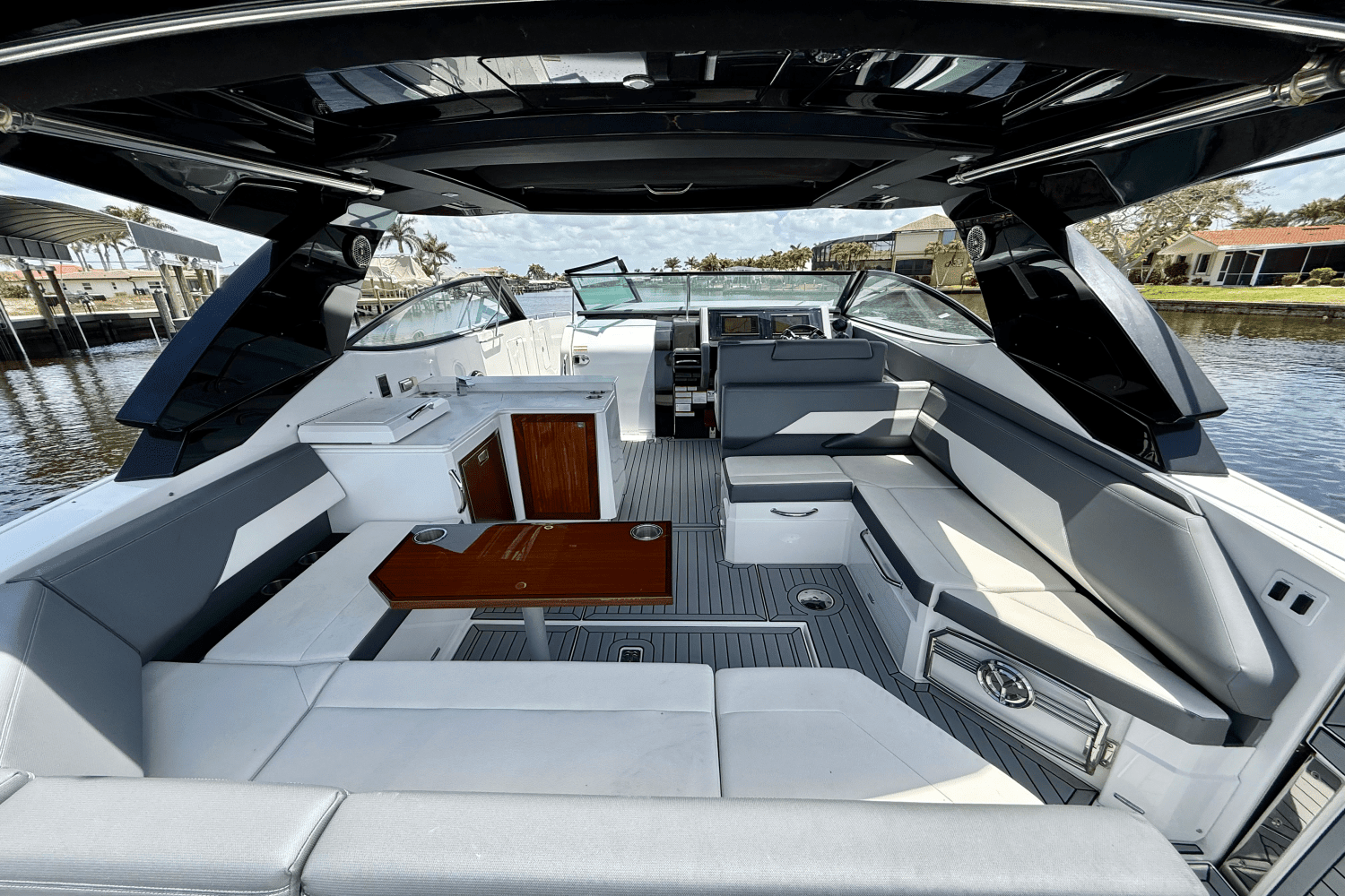 2020 Cruisers Yachts 38 GLS Image Thumbnail #19