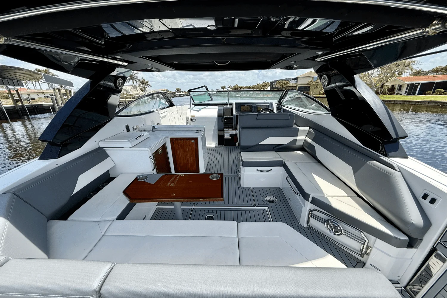 2020 Cruisers Yachts 38 GLS Image Thumbnail #19