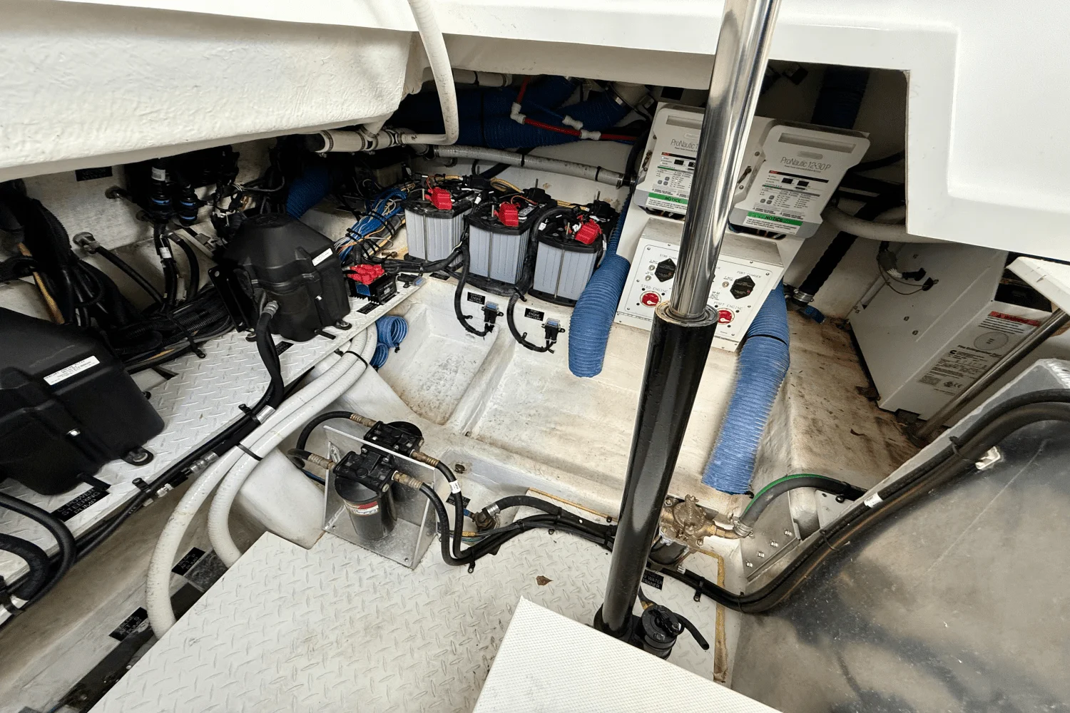 2020 Cruisers Yachts 38 GLS Image Thumbnail #15