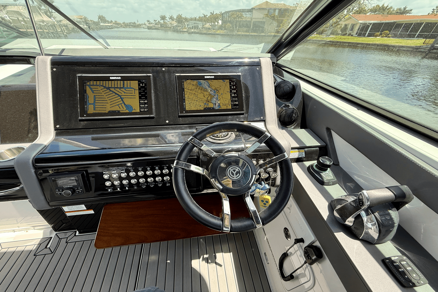 2020 Cruisers Yachts 38 GLS Image Thumbnail #32