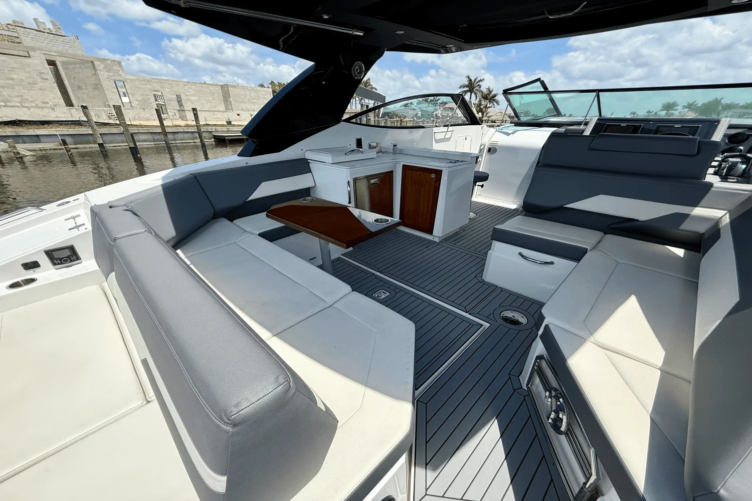 2020 Cruisers Yachts 38 GLS Image Thumbnail #20