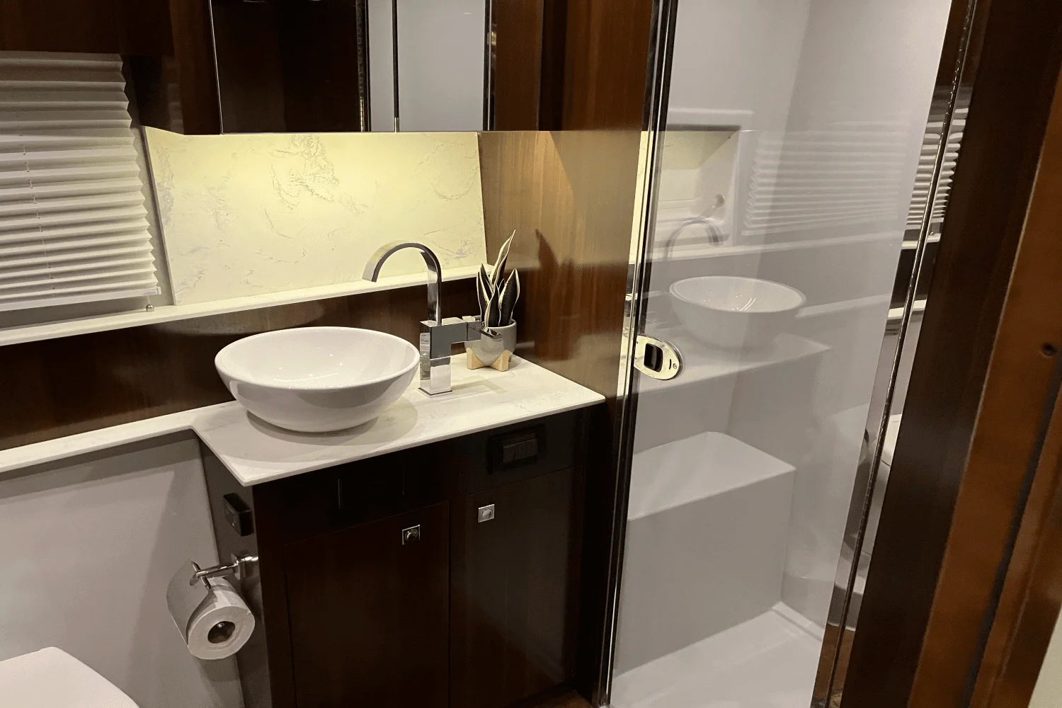 2022 Cruisers Yachts 46 CANTIUS Image Thumbnail #53