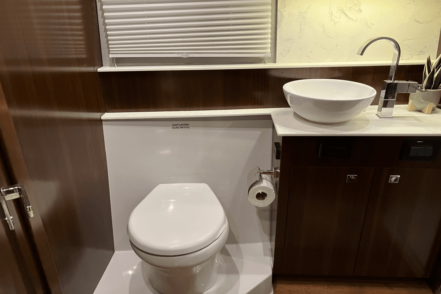 2022 Cruisers Yachts 46 CANTIUS Image Thumbnail #52