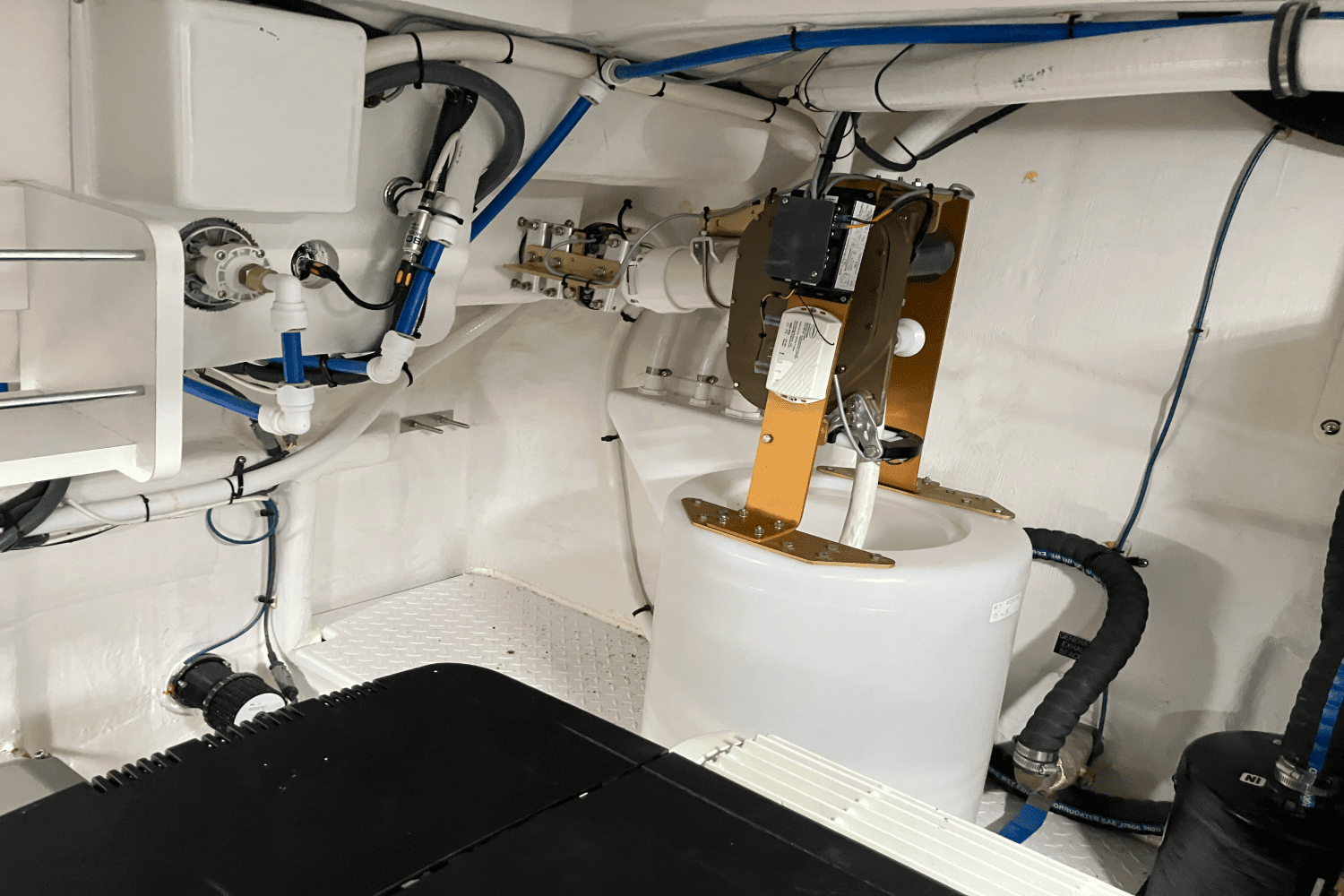 2022 Cruisers Yachts 46 CANTIUS Image Thumbnail #78