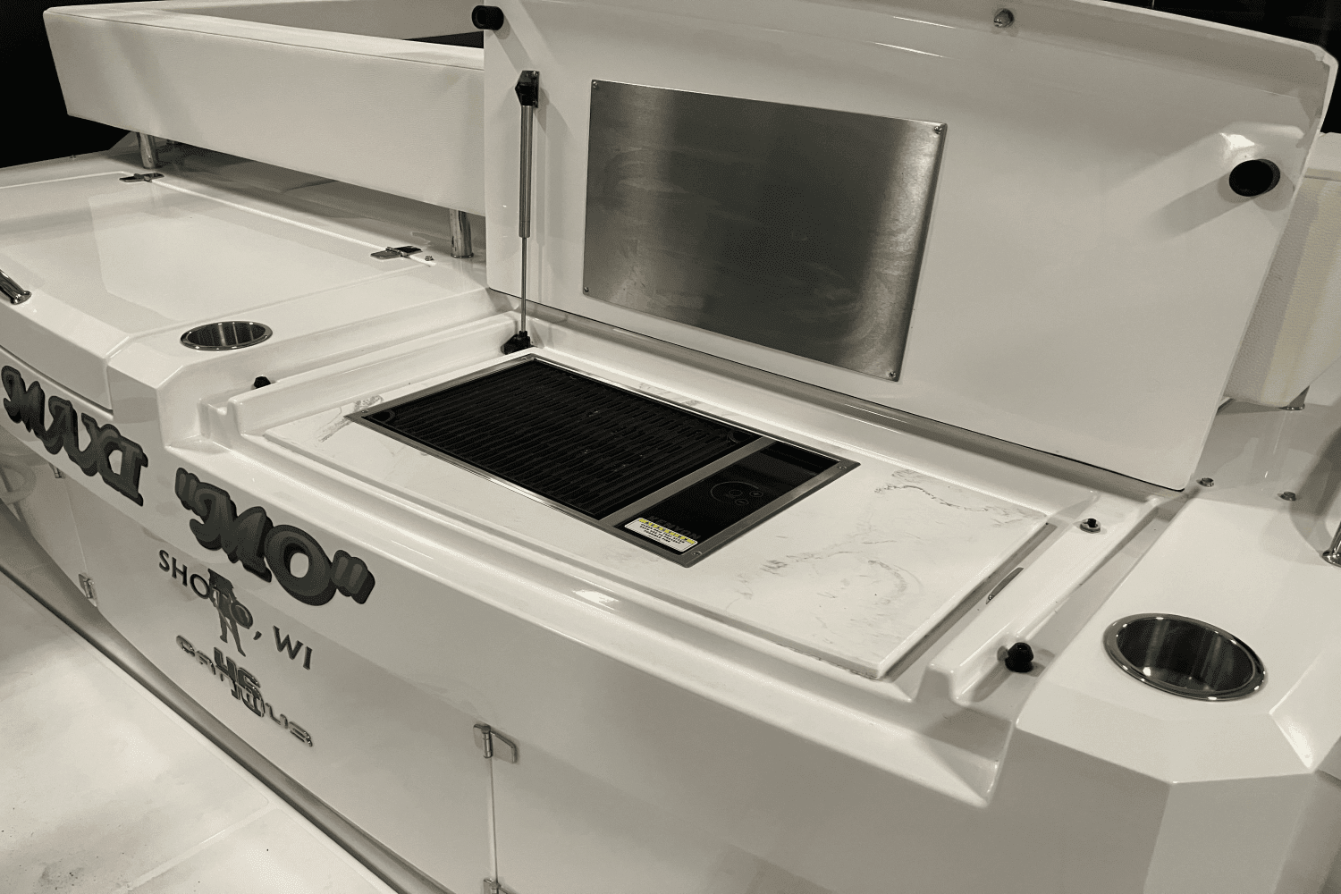 2022 Cruisers Yachts 46 CANTIUS Image Thumbnail #9