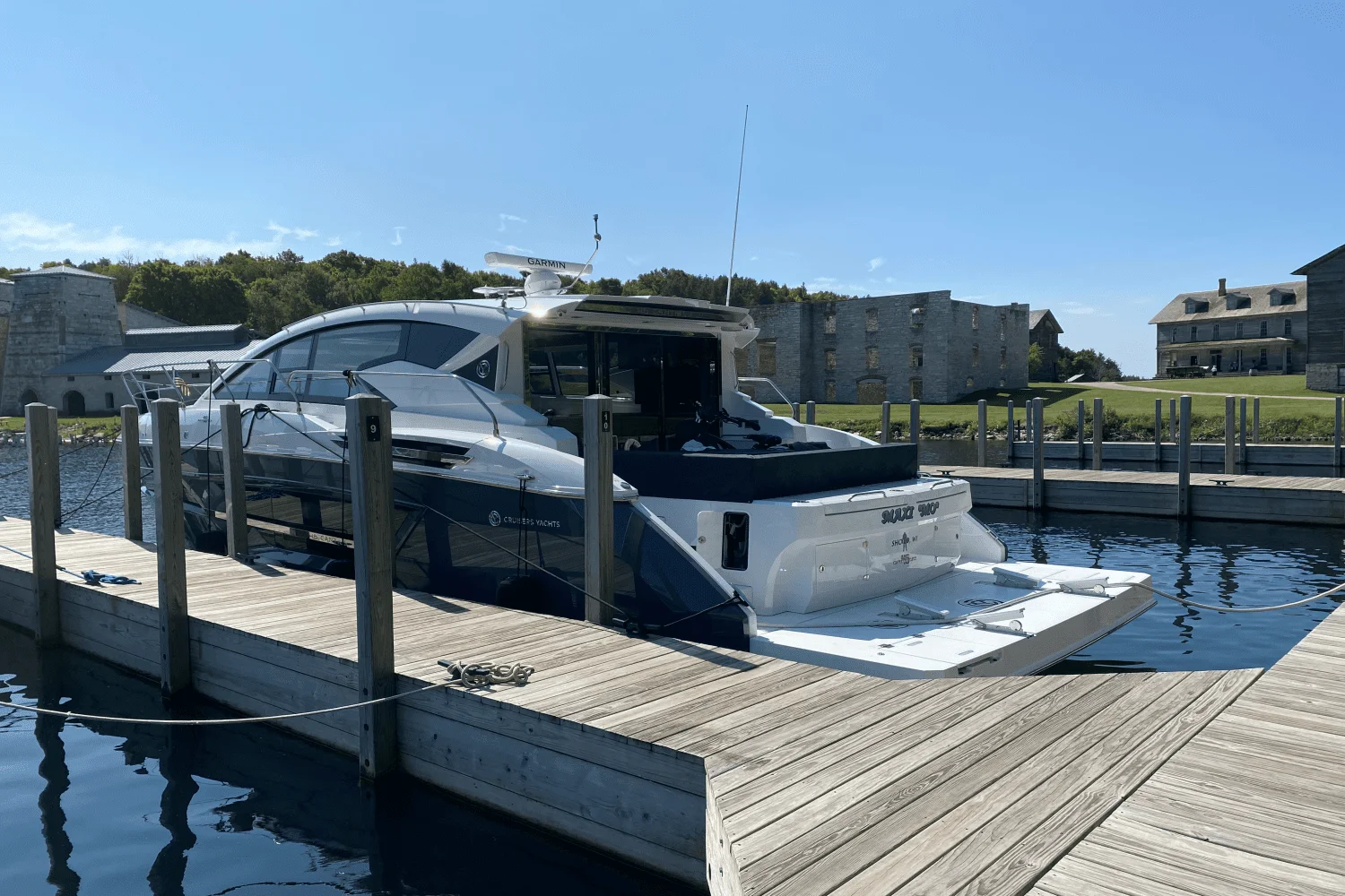 2022 Cruisers Yachts 46 CANTIUS Image Thumbnail #2