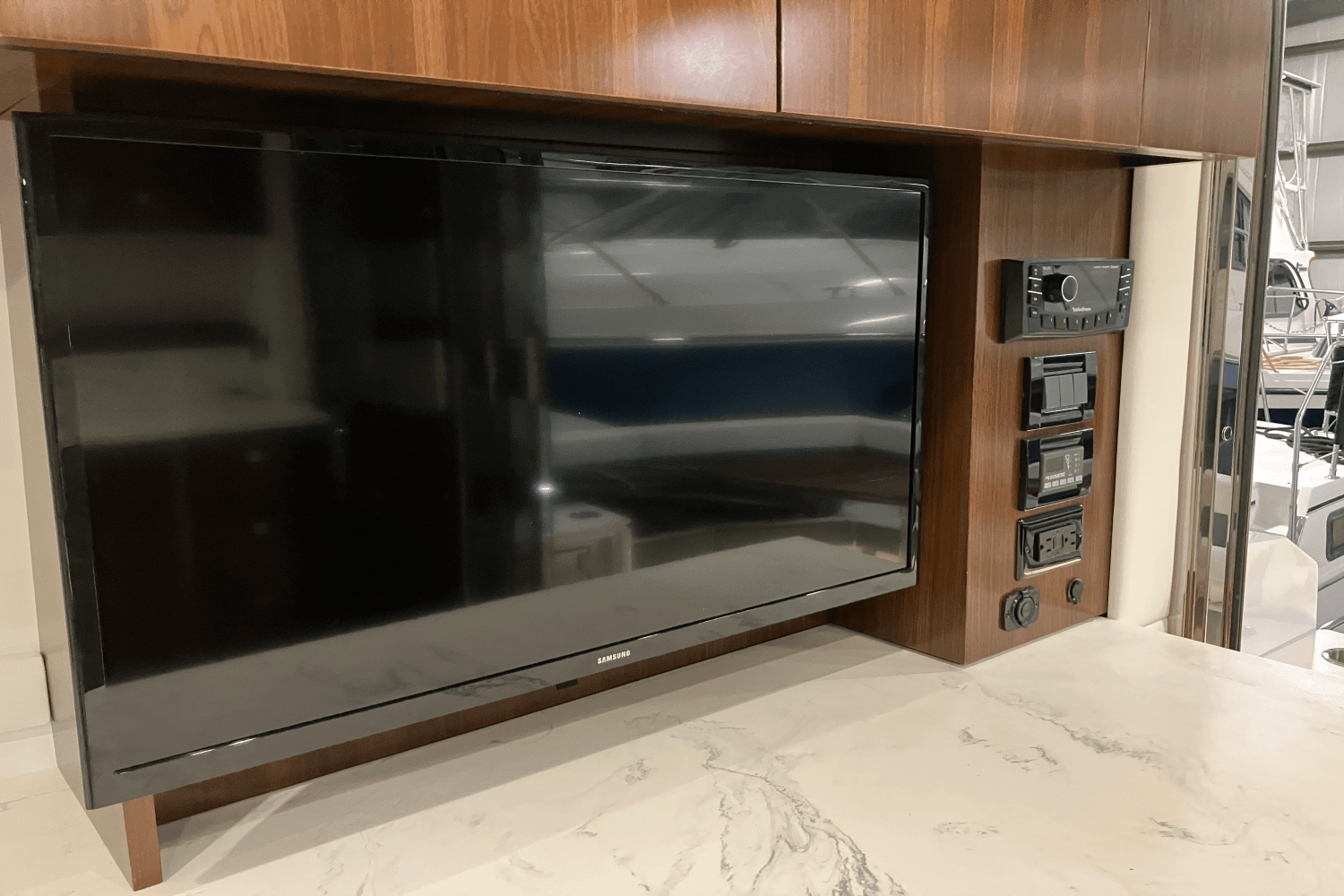 2022 Cruisers Yachts 46 CANTIUS Image Thumbnail #32