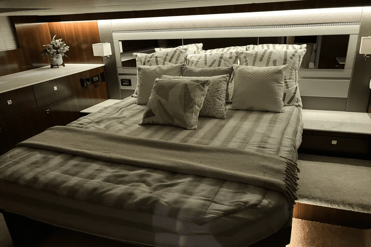 2022 Cruisers Yachts 46 CANTIUS Image Thumbnail #69