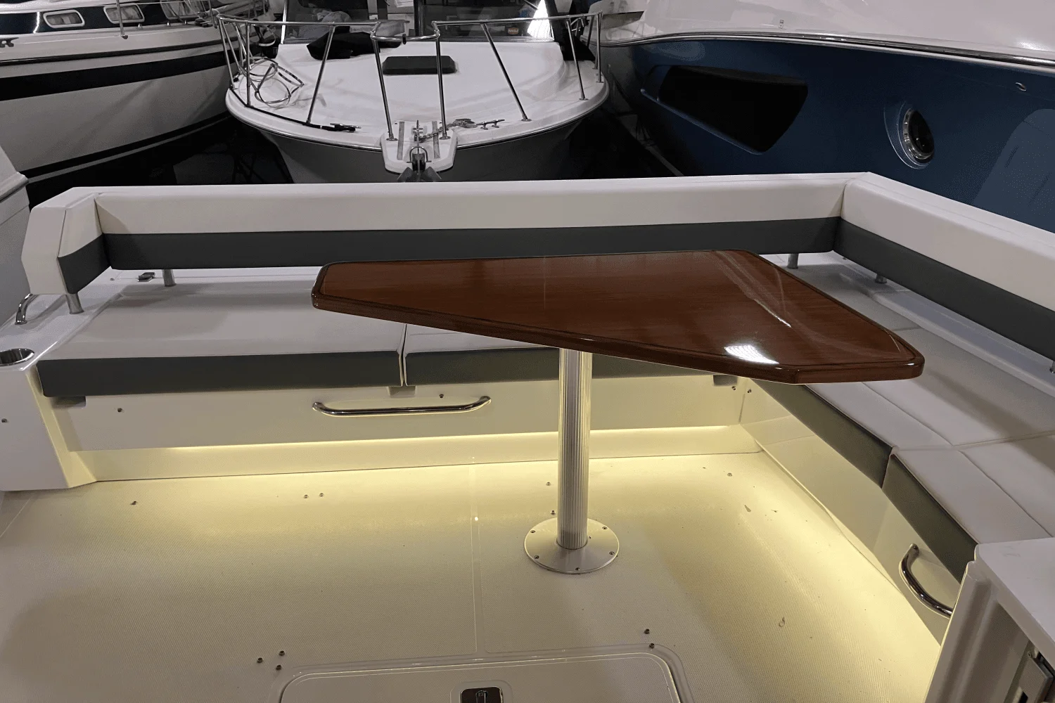 2022 Cruisers Yachts 46 CANTIUS Image Thumbnail #19