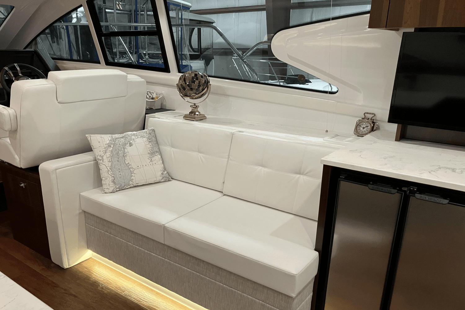 2022 Cruisers Yachts 46 CANTIUS Image Thumbnail #31