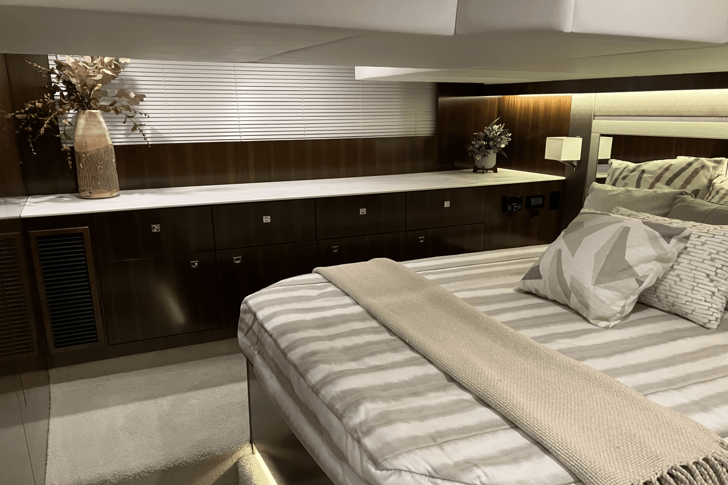 2022 Cruisers Yachts 46 CANTIUS Image Thumbnail #59