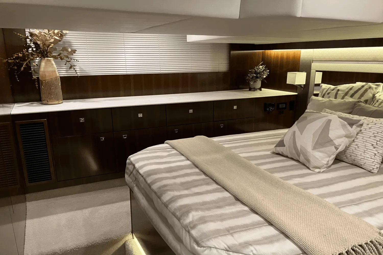 2022 Cruisers Yachts 46 CANTIUS Image Thumbnail #59