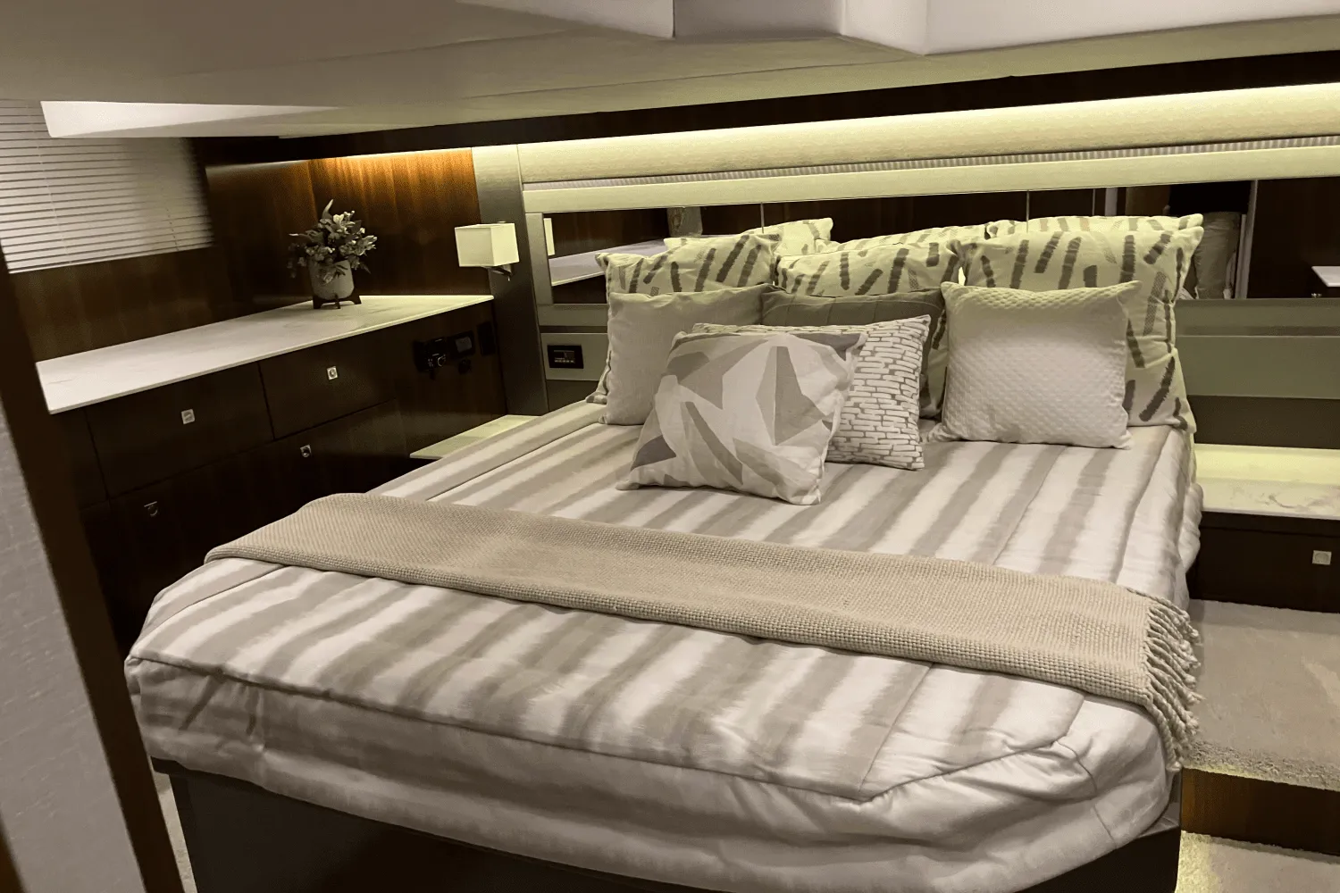 2022 Cruisers Yachts 46 CANTIUS Image Thumbnail #56