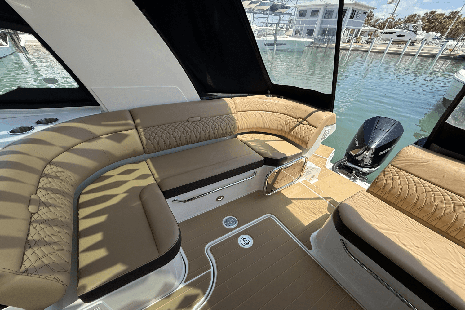 2023 Sea Ray Sundancer 370 Outboard Image Thumbnail #9
