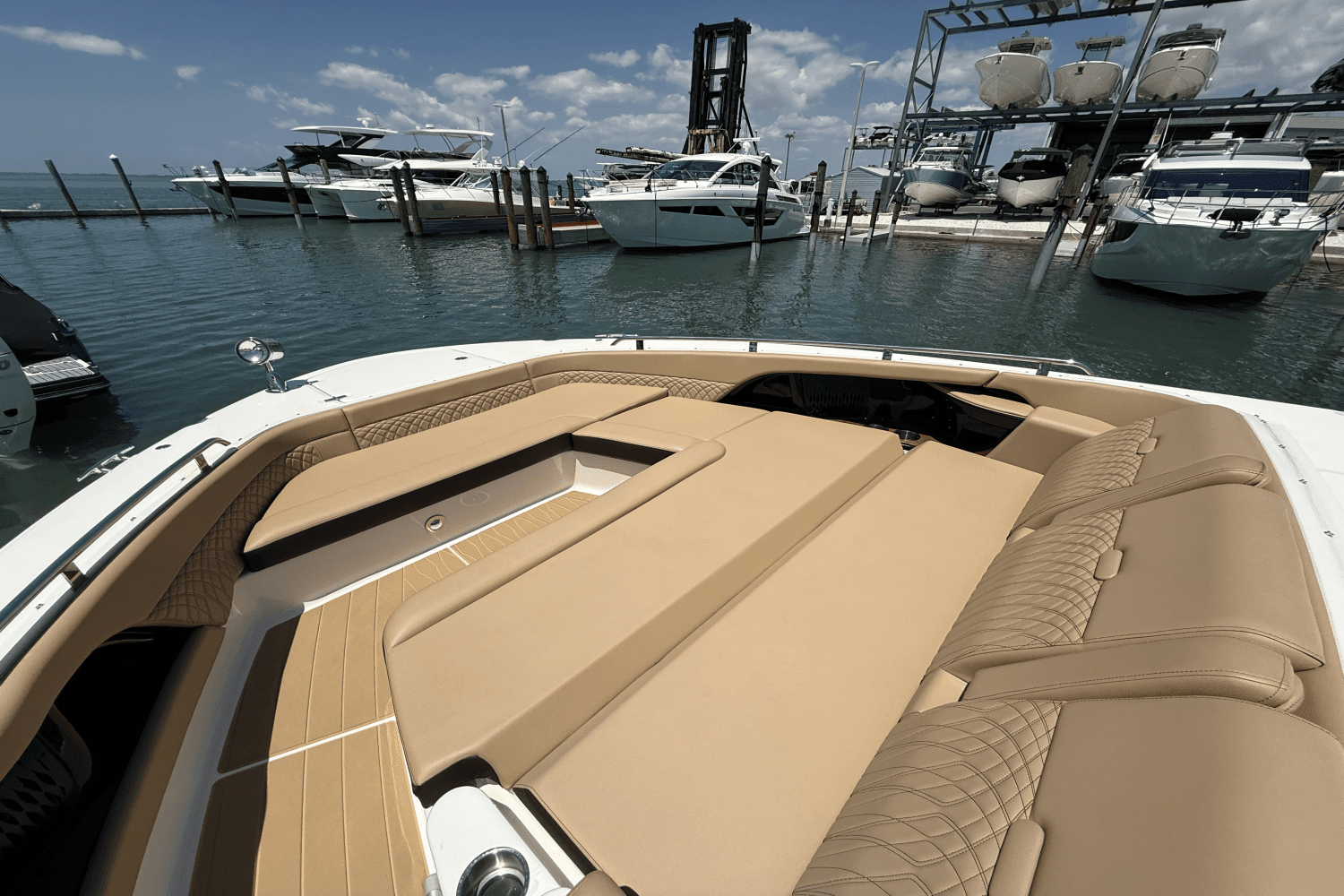 2023 Sea Ray Sundancer 370 Outboard Image Thumbnail #14
