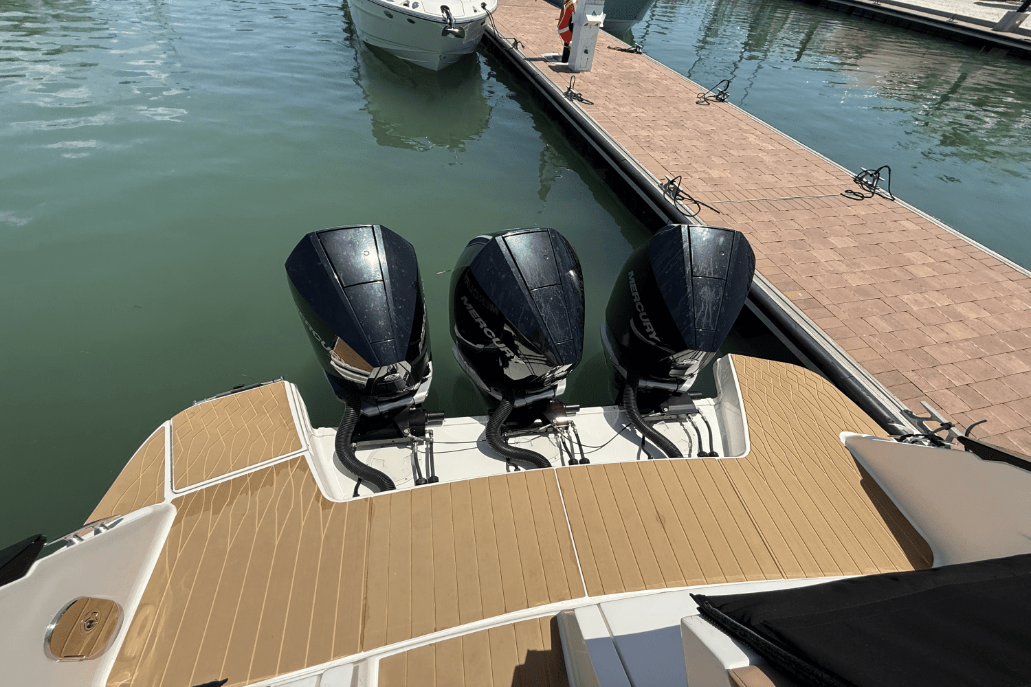 2023 Sea Ray Sundancer 370 Outboard Image Thumbnail #7