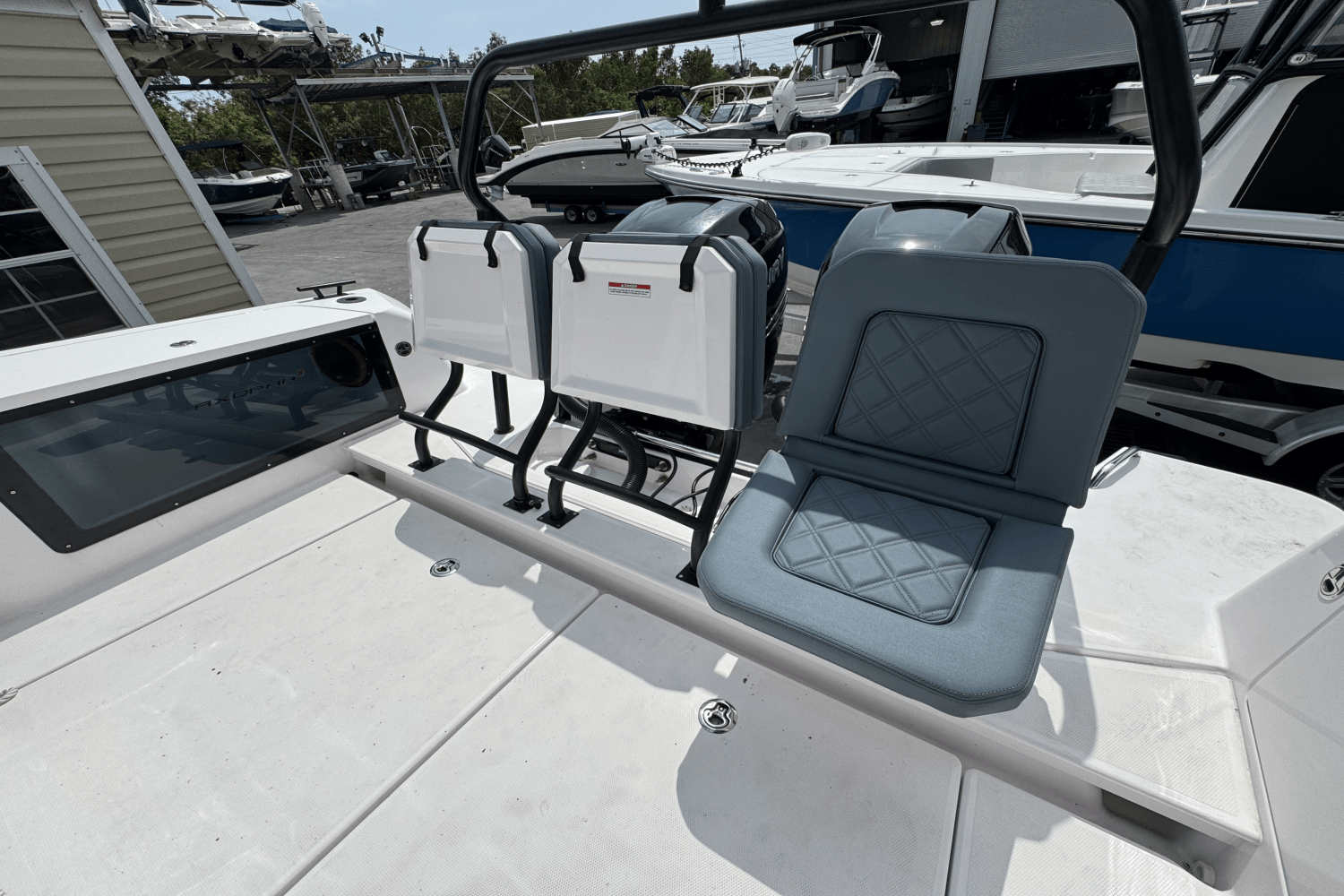 2022 Axopar 370 SUN TOP REVOLUTION Image Thumbnail #20