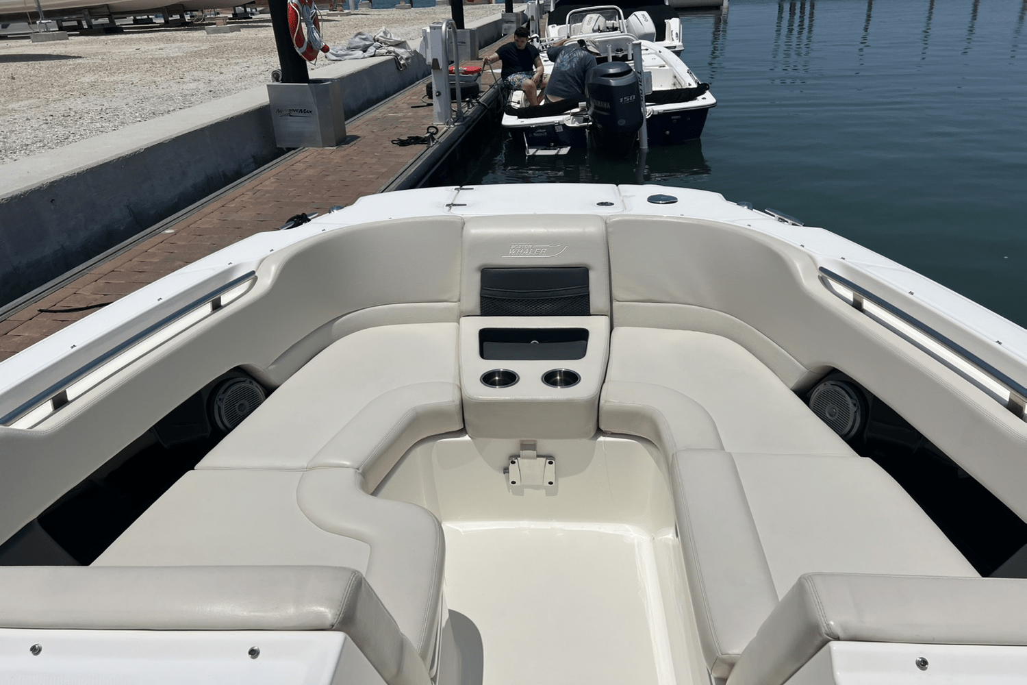 2017 Boston Whaler 270 VANTAGE Image Thumbnail #4