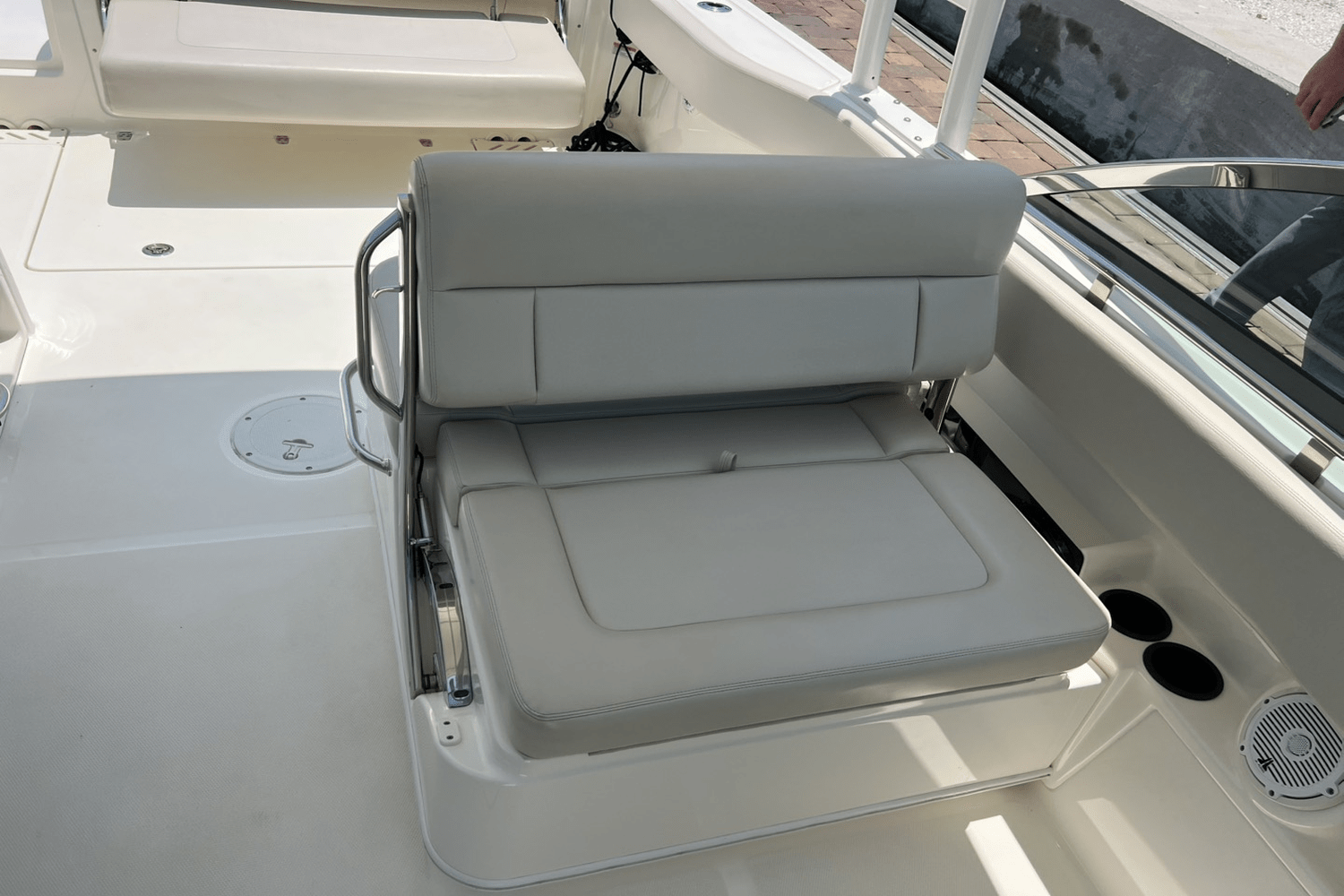 2017 Boston Whaler 270 VANTAGE Image Thumbnail #6
