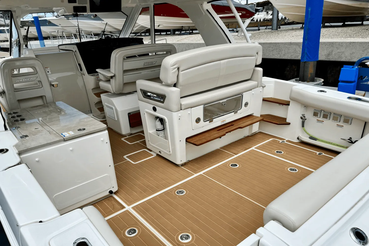 2022 Boston Whaler 380 REALM Image Thumbnail #5