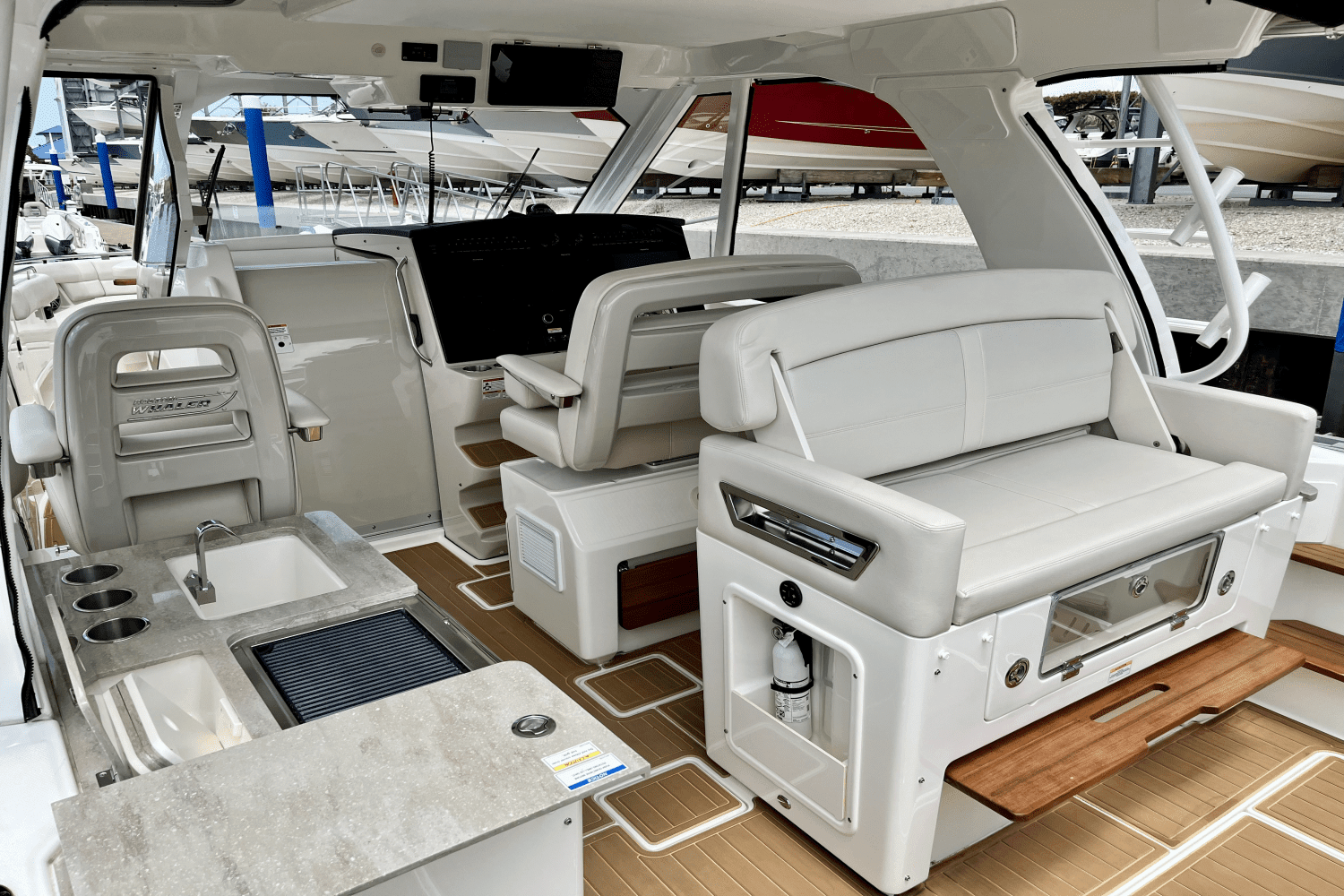 2022 Boston Whaler 380 REALM Image Thumbnail #9