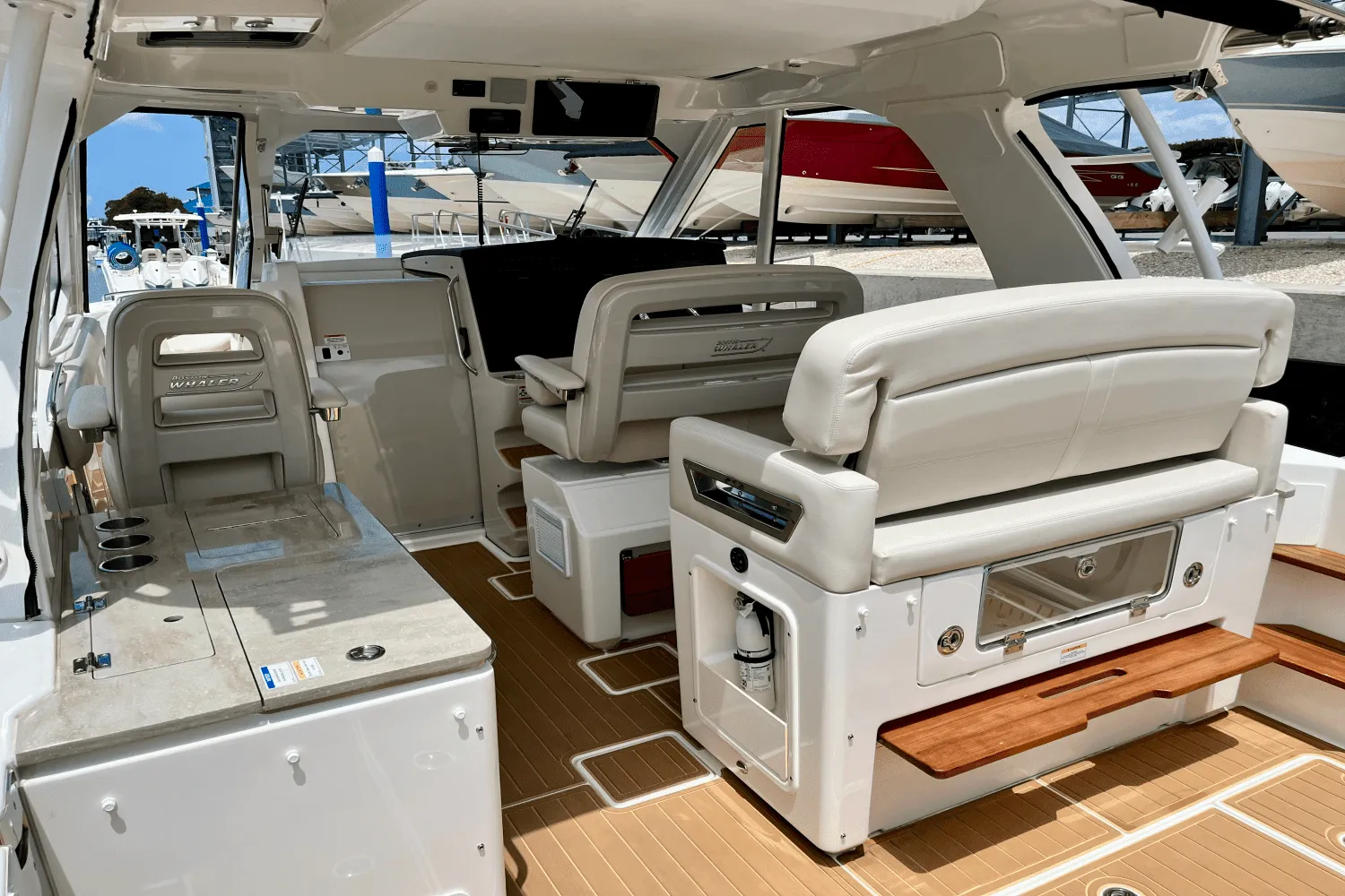 2022 Boston Whaler 380 REALM Image Thumbnail #8