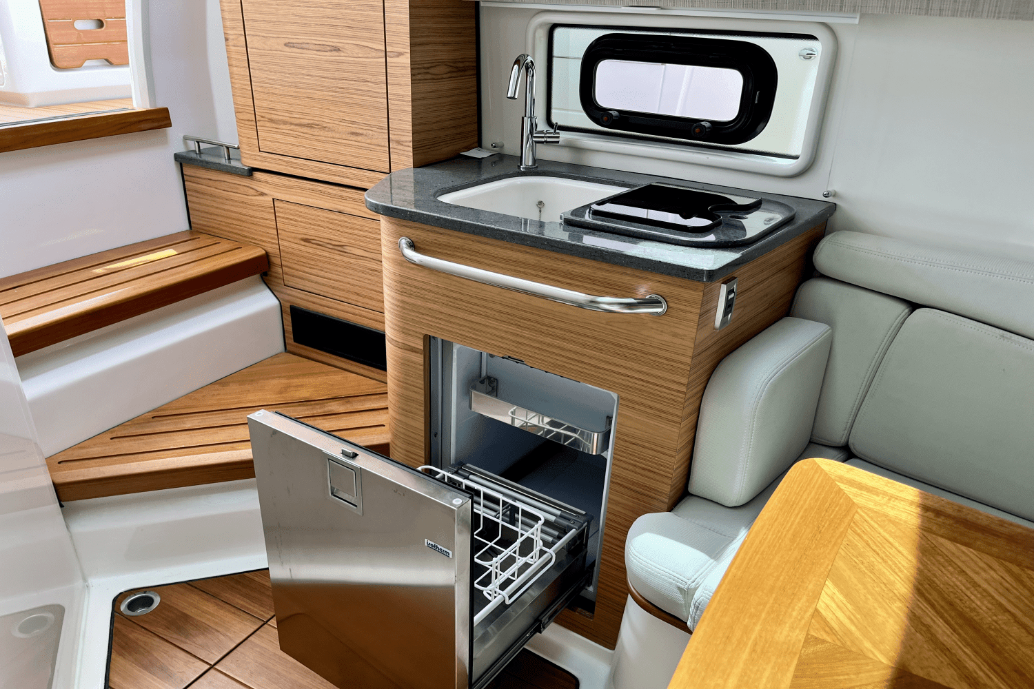 2022 Boston Whaler 380 REALM Image Thumbnail #23