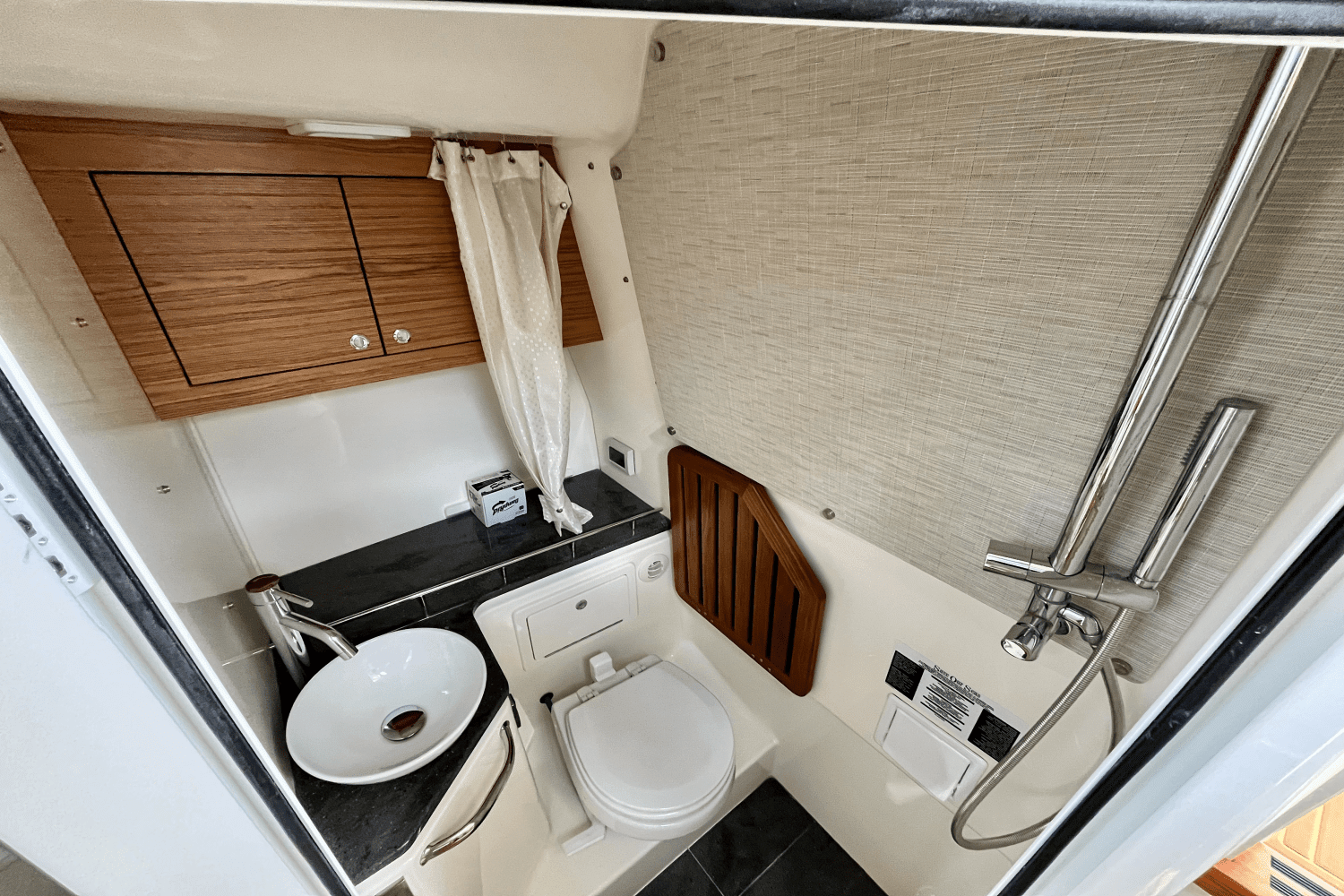 2022 Boston Whaler 380 REALM Image Thumbnail #25