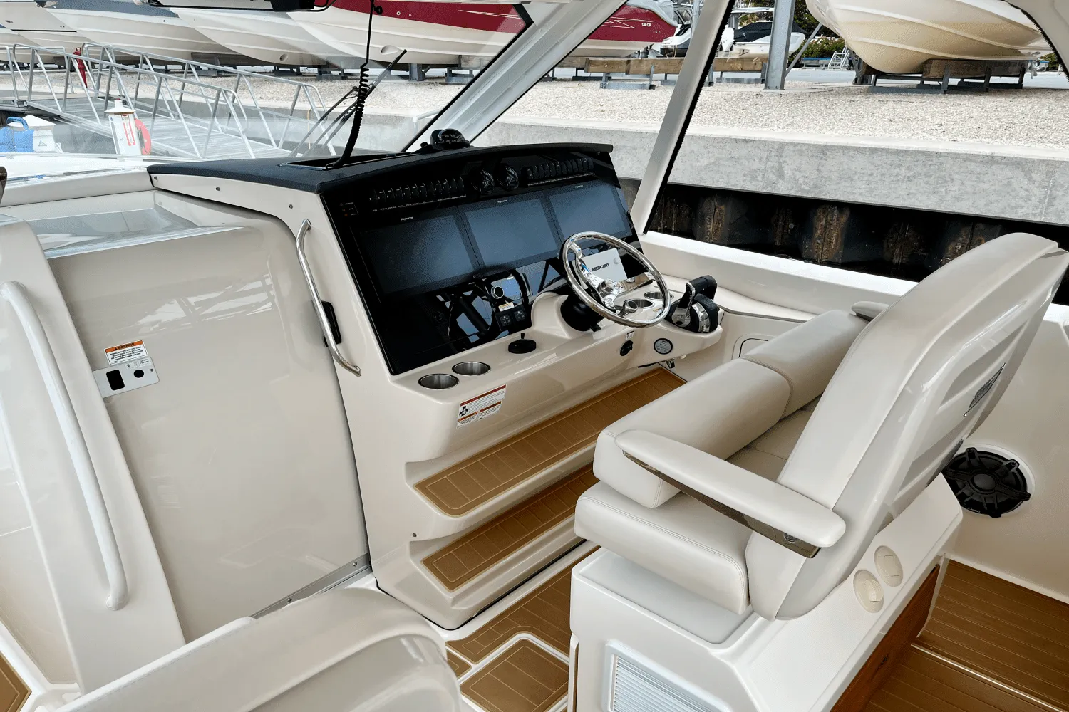 2022 Boston Whaler 380 REALM Image Thumbnail #12