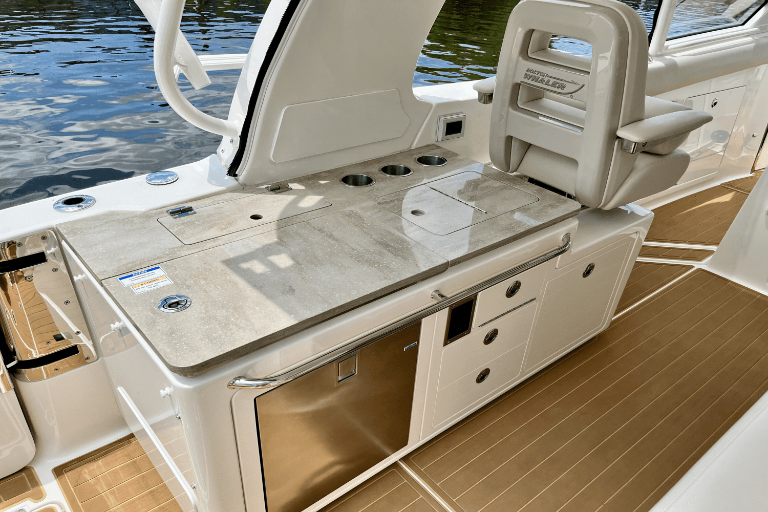 2022 Boston Whaler 380 REALM Image Thumbnail #10