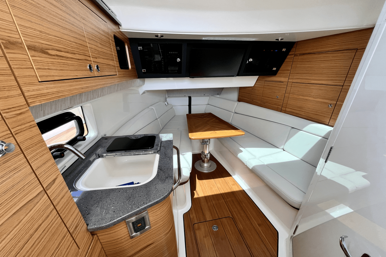 2022 Boston Whaler 380 REALM Image Thumbnail #22