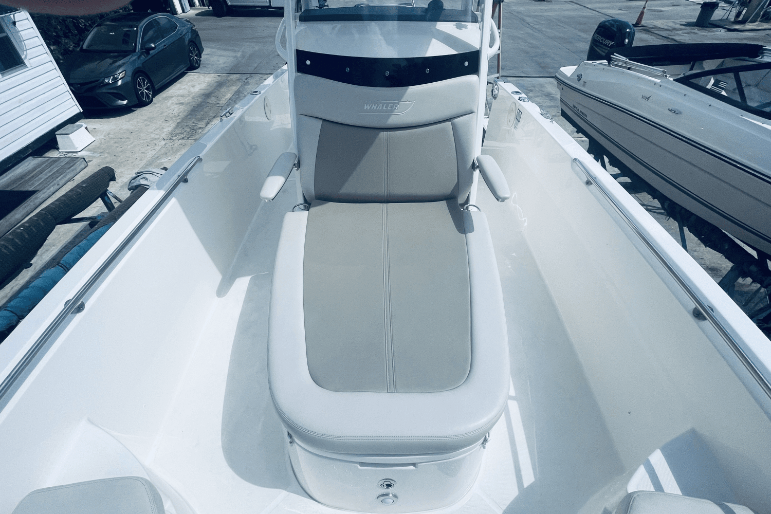 2022 Boston Whaler 270 DAUNTLESS Image Thumbnail #35