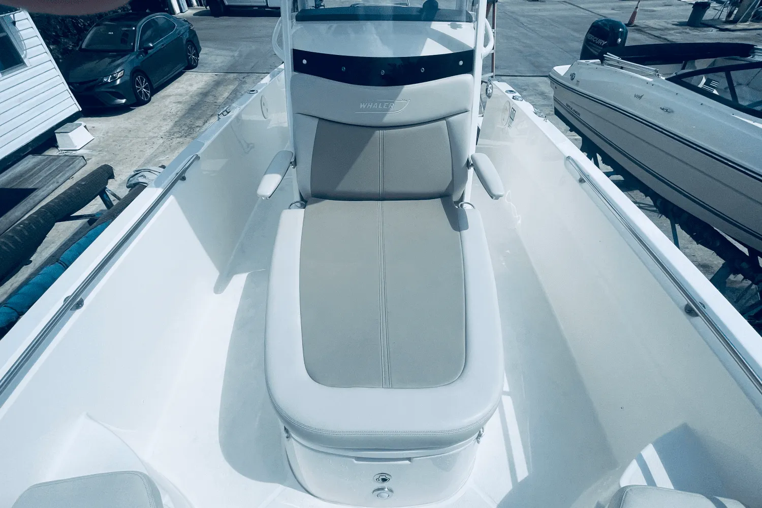 2022 Boston Whaler 270 DAUNTLESS Image Thumbnail #35